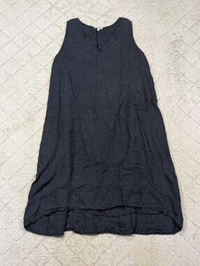 women's linen midi dress Women’s Relaxed V Neck Silhouette Black Jones New York plunging-neckline The bodice features a Color:Fuchsia & White Floral
